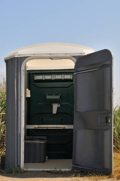 Best Luxury portable toilet rental  in Clive, IA