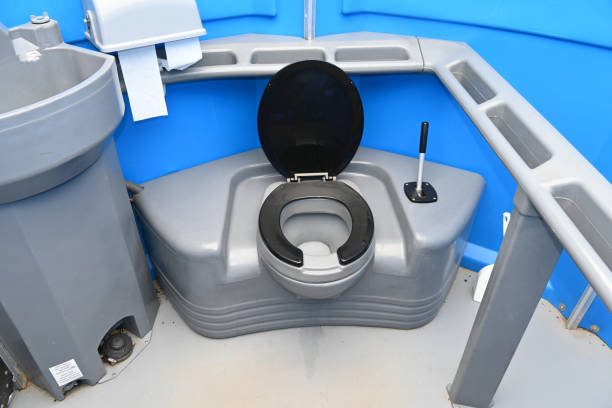 Best Emergency porta potty rental  in Clive, IA